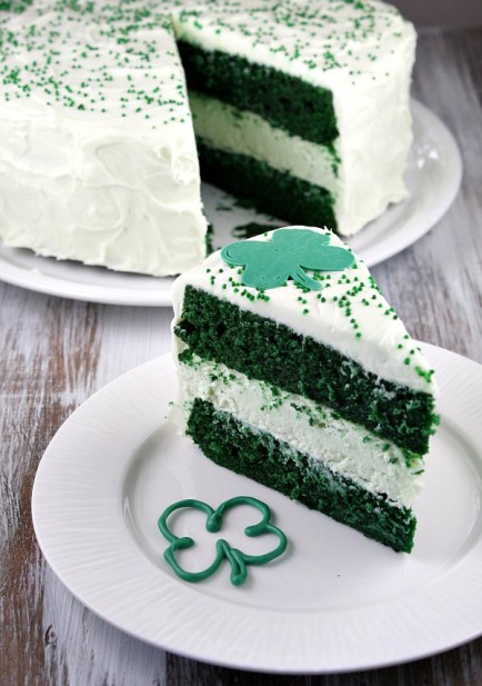 Green-Velvet-Cheesecake-Cake